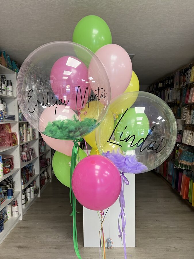 N-38 Hēlija balonu kompozīcija "Balonu pušķis ar 2 bubble baloniem ar spalvam un vārdiem".
