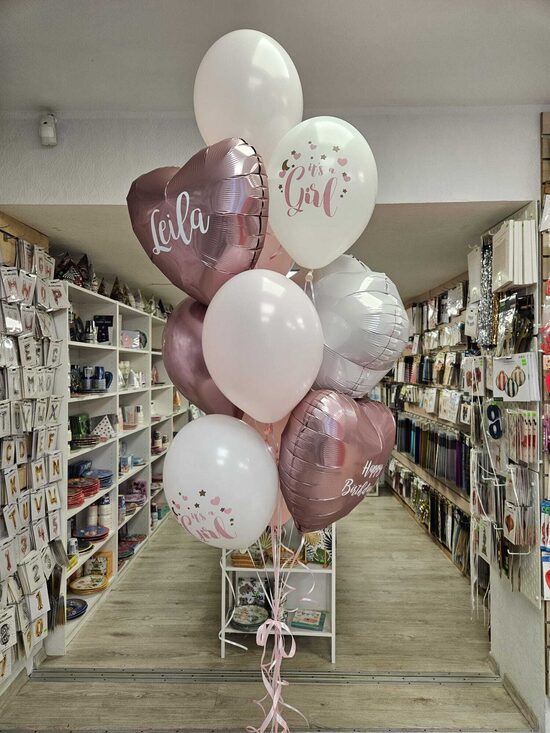 N-95 Hēlija balonu kompozīcija ar personalizētām sirsniņām un mākonīti