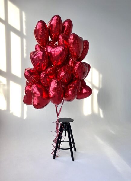 S-1 Hēlija balonu pušķis - 25 sarkana sirdis.